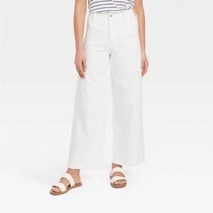 White High-Rise Wide Leg Ankle Jeans